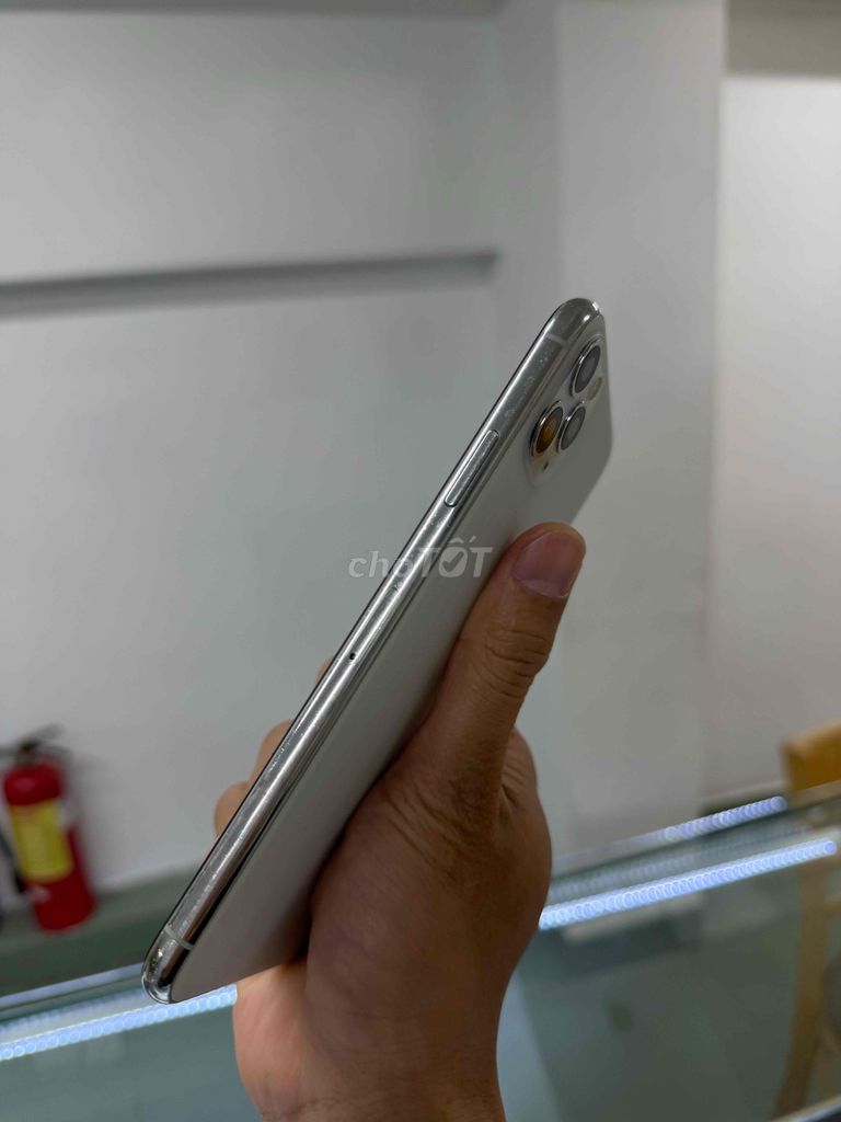 Фото 3: Apple iPhone 11 Pro Max 256GB Белый б/у