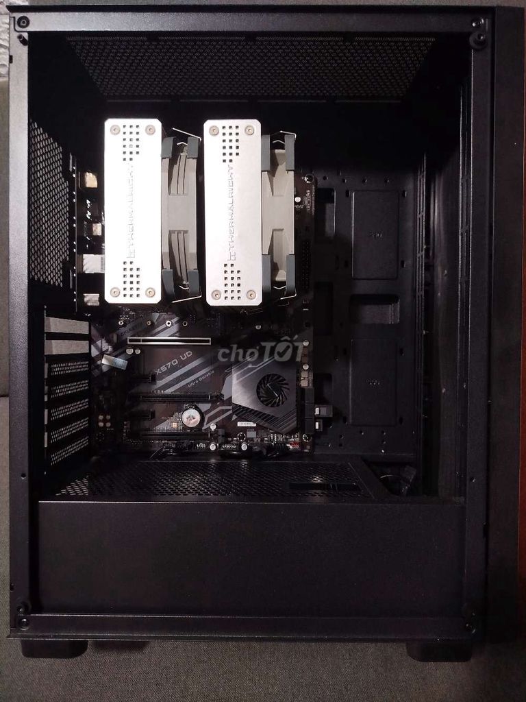 Фото 2: Mainboard Gigabyte X570 UD + CPU AMD Ryzen 7 3700X