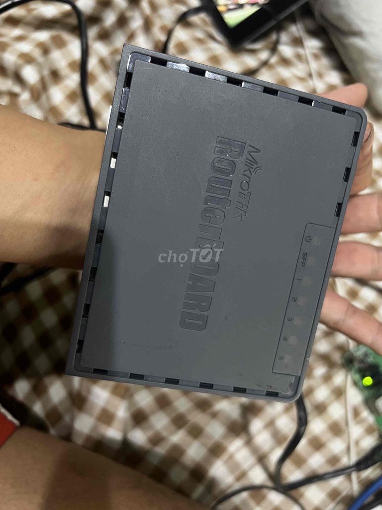 Фото 2: Балансировка нагрузки MikroTik hEX S RB760iGS Черный