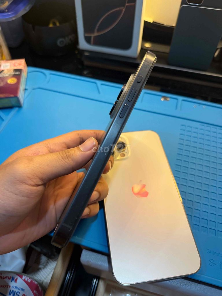 Фото 3: iPhone 15 Pro Max BP без использования SIM