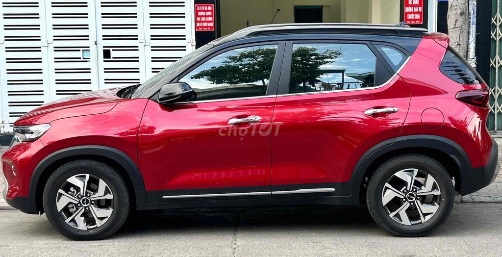 Kia Sonet Premium 2022 Красный 16 700 км