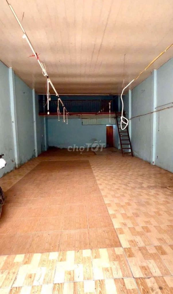 Фото 3: 9tr_6x15m_переулок для автомобилей Нгуен Шон рядом с Тхоай Нгок Хау_аренда дома Тан Фу