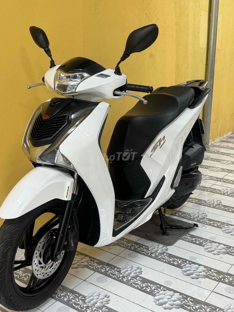 Фото 2: SH 150 2018 Trắng đen siêu mới 43E1-367.83