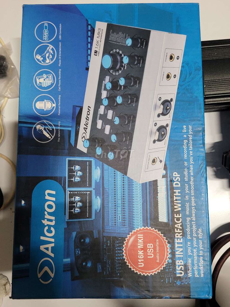 Фото 3: Alctron U16K MKII USB Audio Interface черно-серебристый