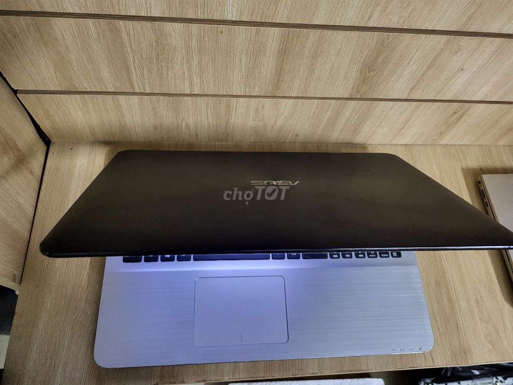 Фото 3: Asus F555L i3-5010U 15.6 inch 8GB/128GB