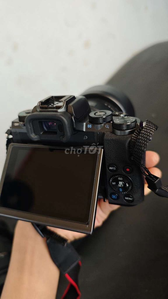 Фото 2: Фотоаппарат Canon M5