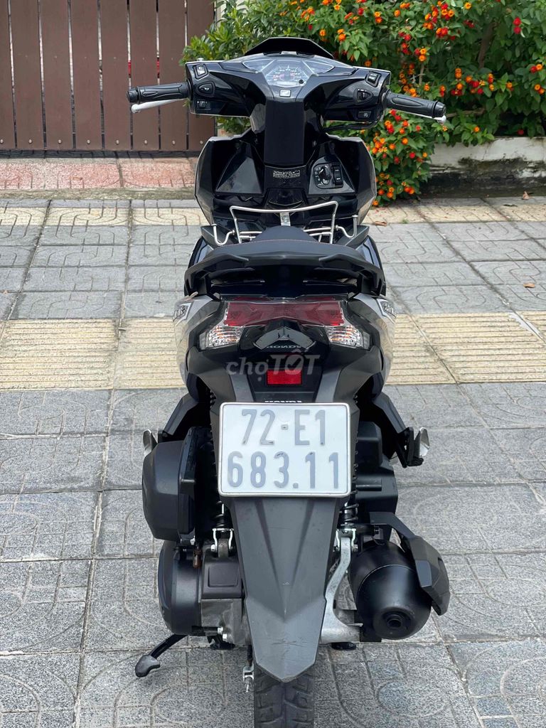 Фото 3: Honda Air Blade 125 2019 серый чёрный