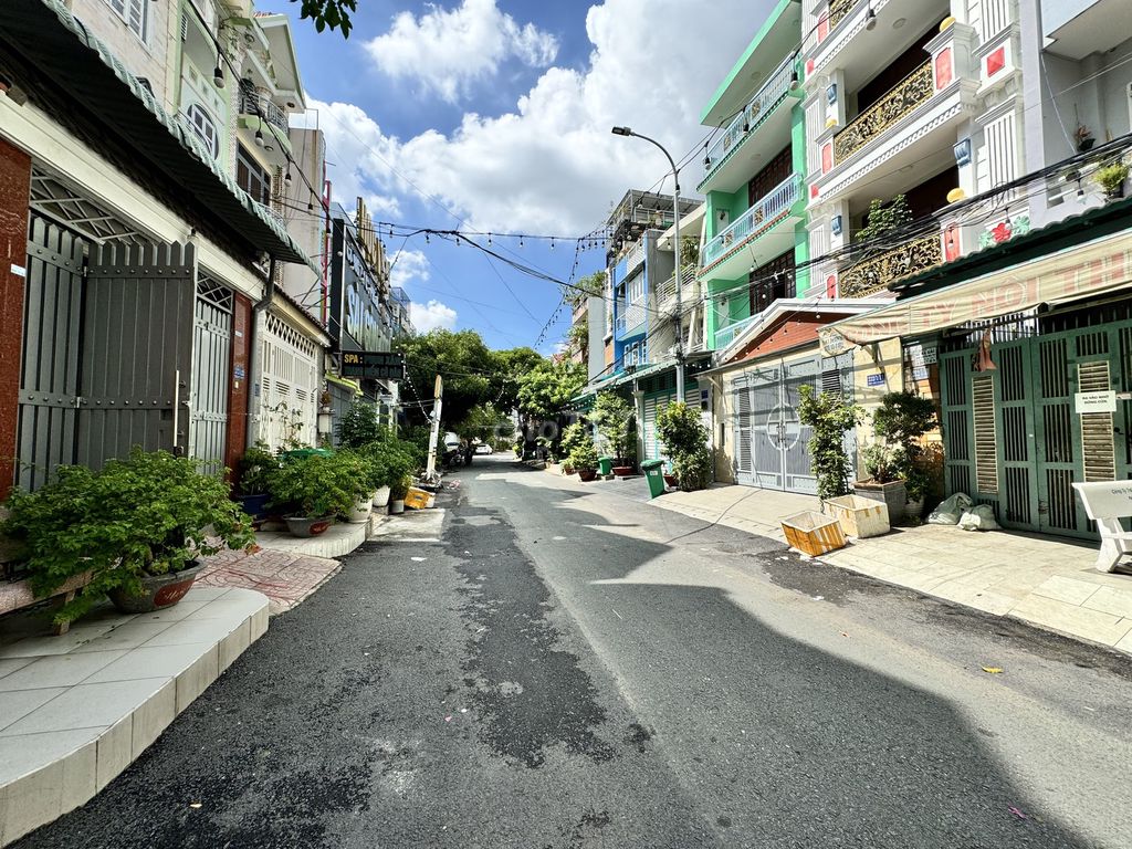 Фото 3: Продаётся участок 162/2, улица 12 м, Биньлой, площадь 5x20 м (100 м²), строительство 4 этажа