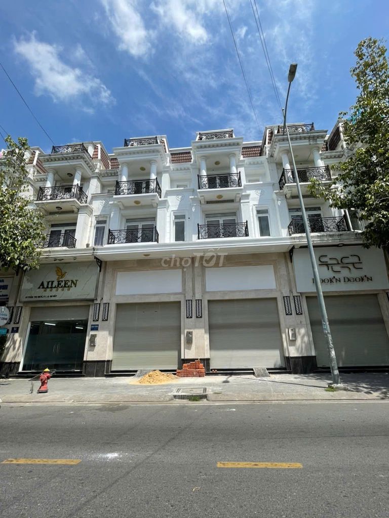Сдается дом CITYLAND, фасад по улице Чан Тхи Нги (5 этажей, 5x20), есть лифт