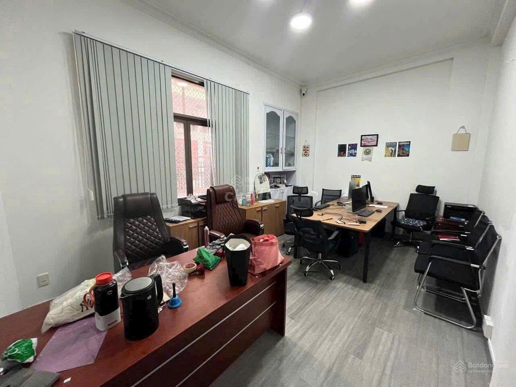 Фото 3: Сдаётся целый дом в VIP-районе K300. 5x18 м. 1 этаж + 3 этажа. Новый дом