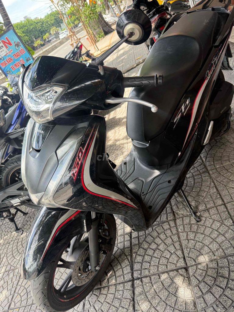 Фото 2: Honda SH 2018 Черный