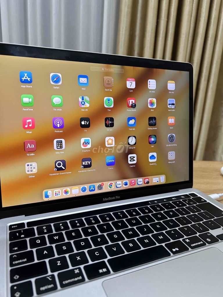Фото 2: Apple Macbook Pro M1 16GB/512GB серебристый