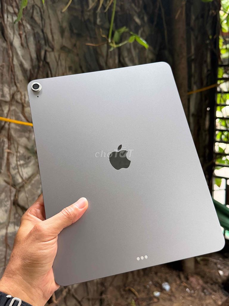 iPad Air 7 M3 13 дюймов 128GB Wi-Fi серый, аккумулятор 95%, ещё на гарантии