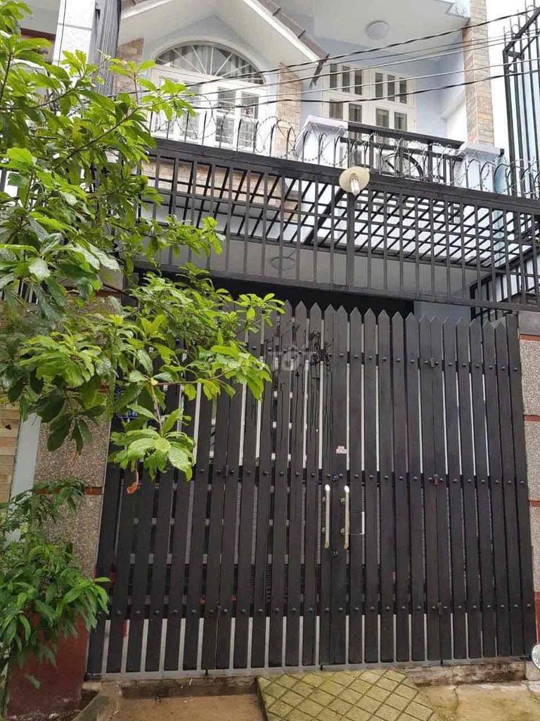Фото 2: Аренда дома в переулке 6 м, Нгуен Оань, район 17 (4x15 м), 2 этажа, 4 спальни, 15 млн