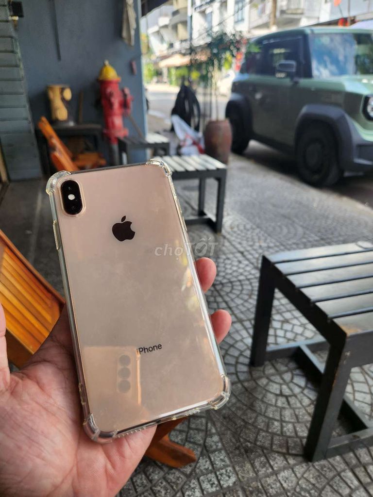 Фото 2: Apple iPhone XS Max Золотой