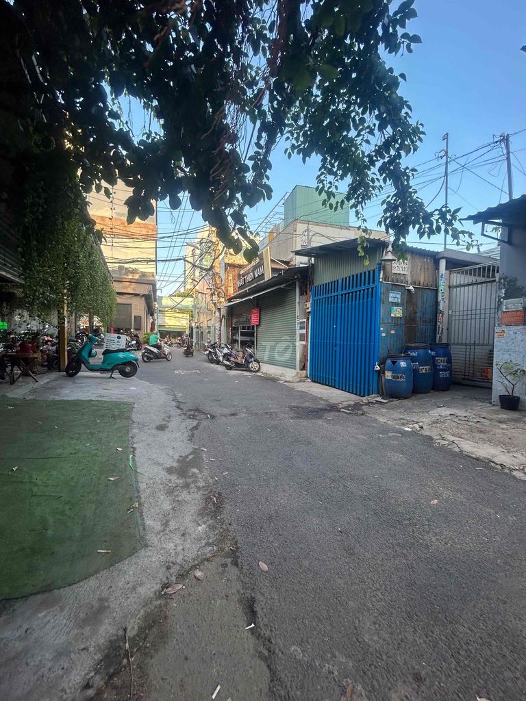 Фото 3: 300m² ngang 8m dài 34m sát mặt tiền kế Tân Bình, dòng tiền 40 triệu/tháng
