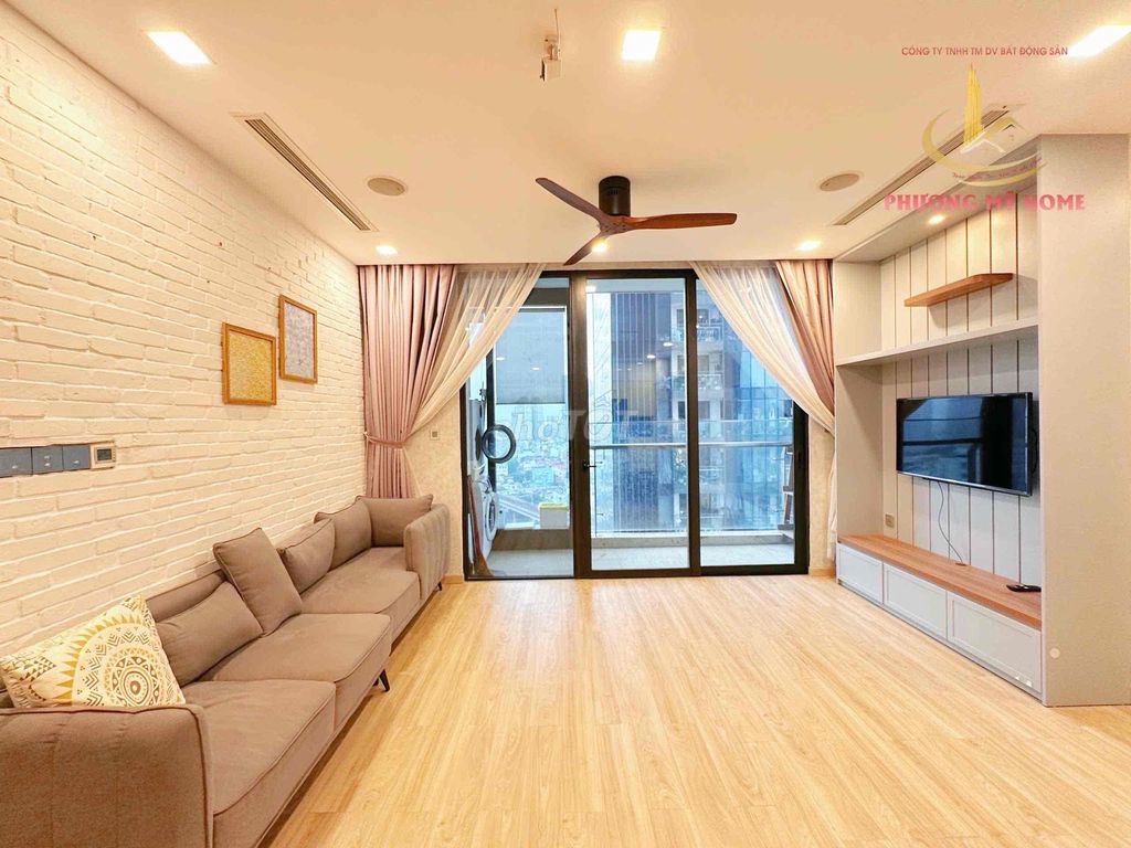Фото 2: СДАЁТСЯ 2-КОМН. КВ. VINHOMES GOLDEN RIVER Q1 – ВИД НА ГОРОД – 79М² – 27ТР  🏡