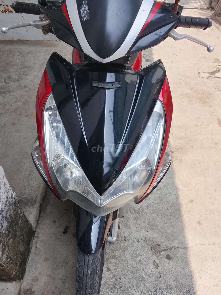 Honda Air Blade 2024 красно-чёрный