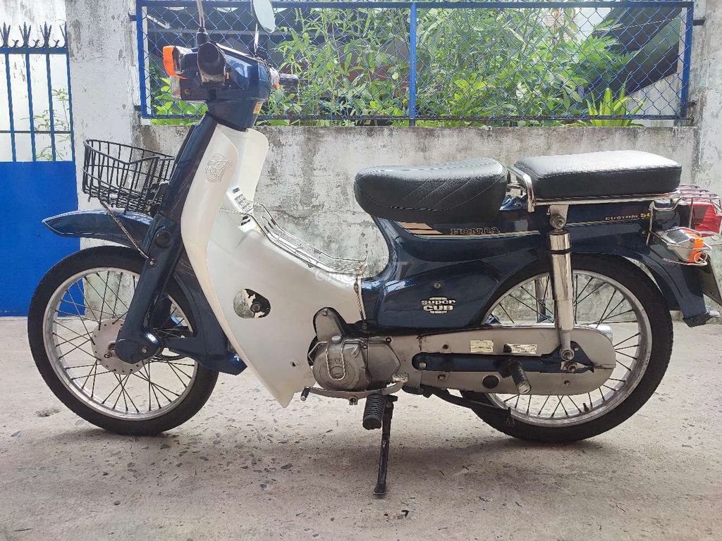 Honda Super Cub сине-белый, Япония