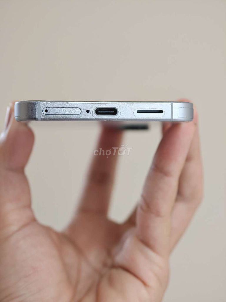 Фото 2: Samsung Galaxy S25 12GB/256GB Silver