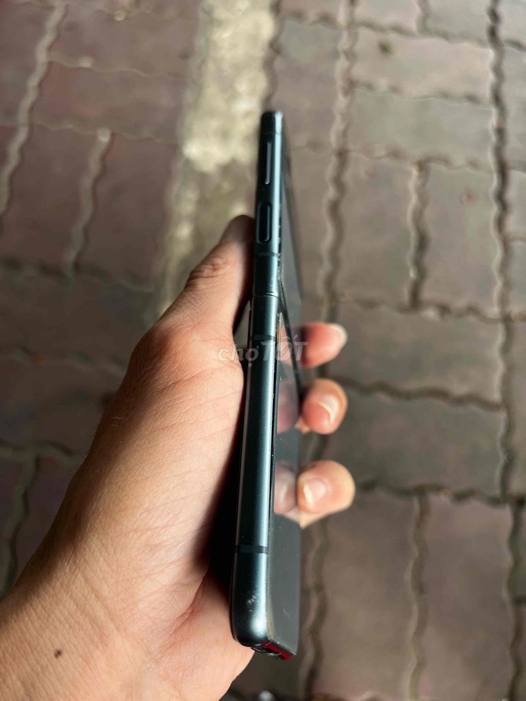 Фото 3: Samsung Z Flip 3 8/128 восстановленный