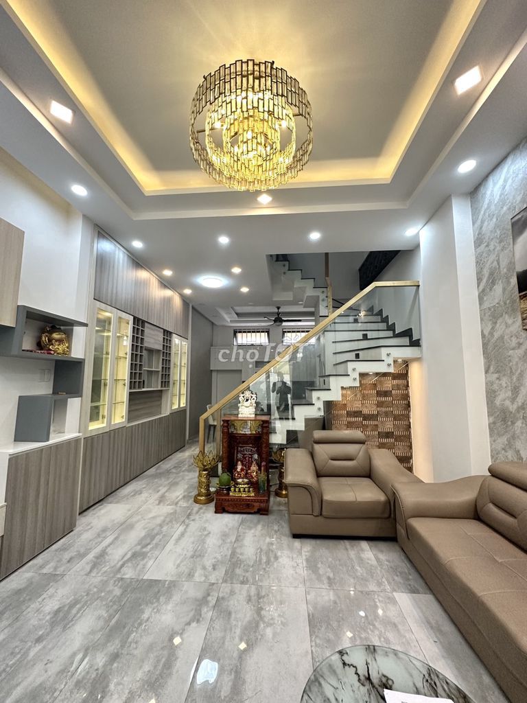 Фото 2: Дом с полной мебелью💎 Lê Văn Thọ, район 11💎4x17м💎3 этажа_4 спальни-5 санузлов