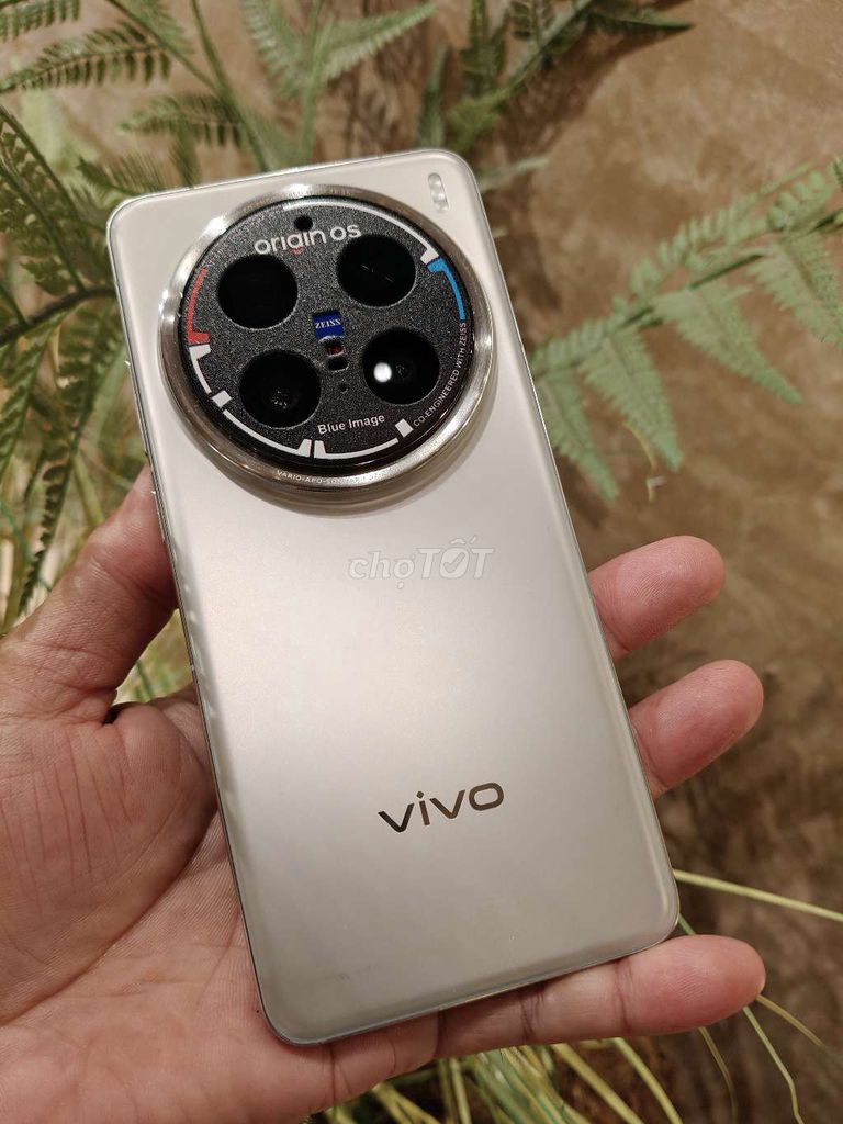 Vivo X200 Pro Dimensity 9400 12GB/256GB серебристый