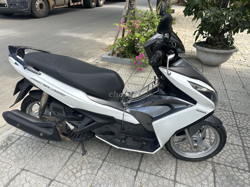 Honda Air Blade 2015 белый черный 1 владелец