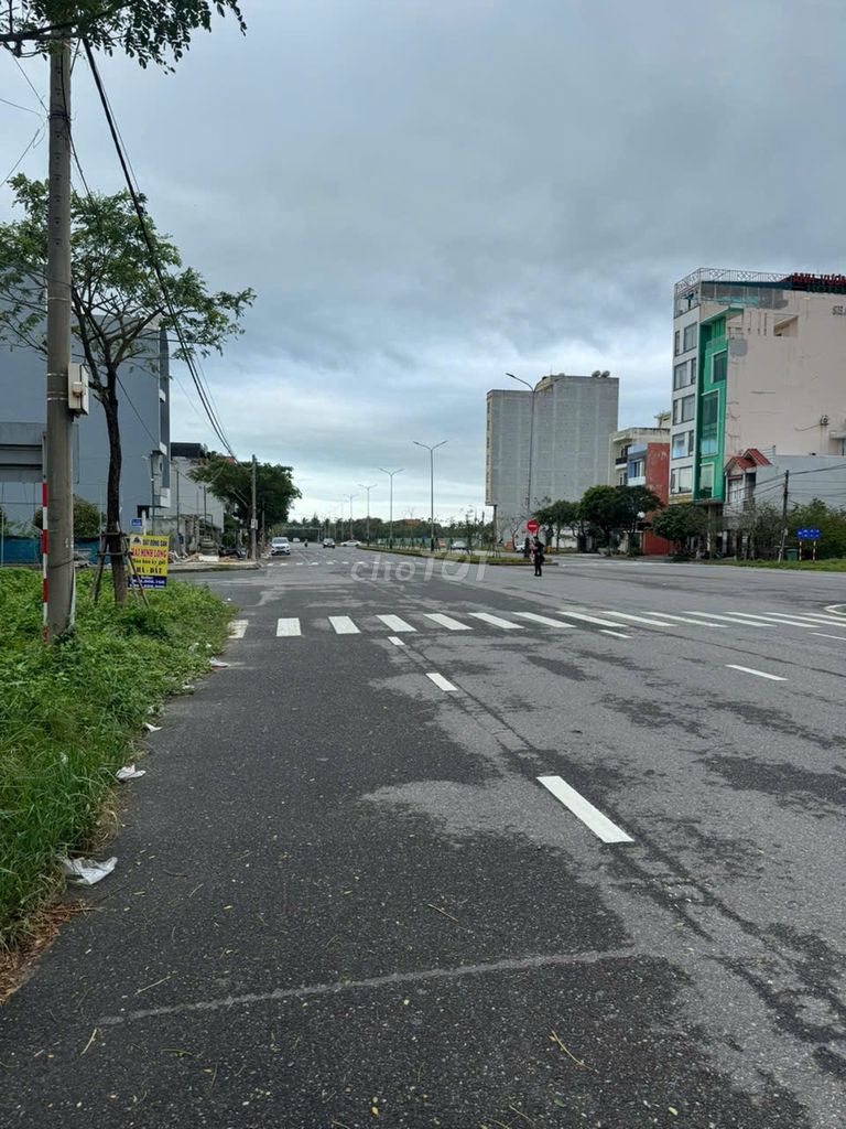 Фото 3: 157m2/15 tỷ. Đất 2 mặt tiền, đường Nguyễn Xiển và Thủy Sơn 2. Sát bãi tắm