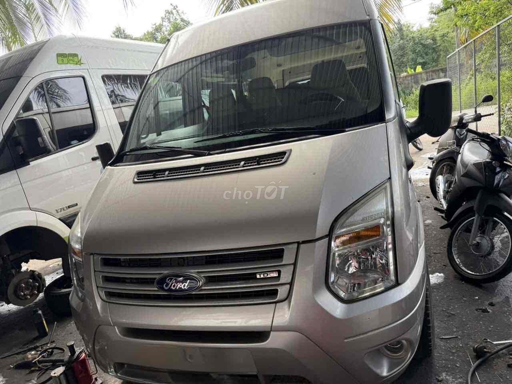 Ford Transit 16 мест Серебристый 57.162 км