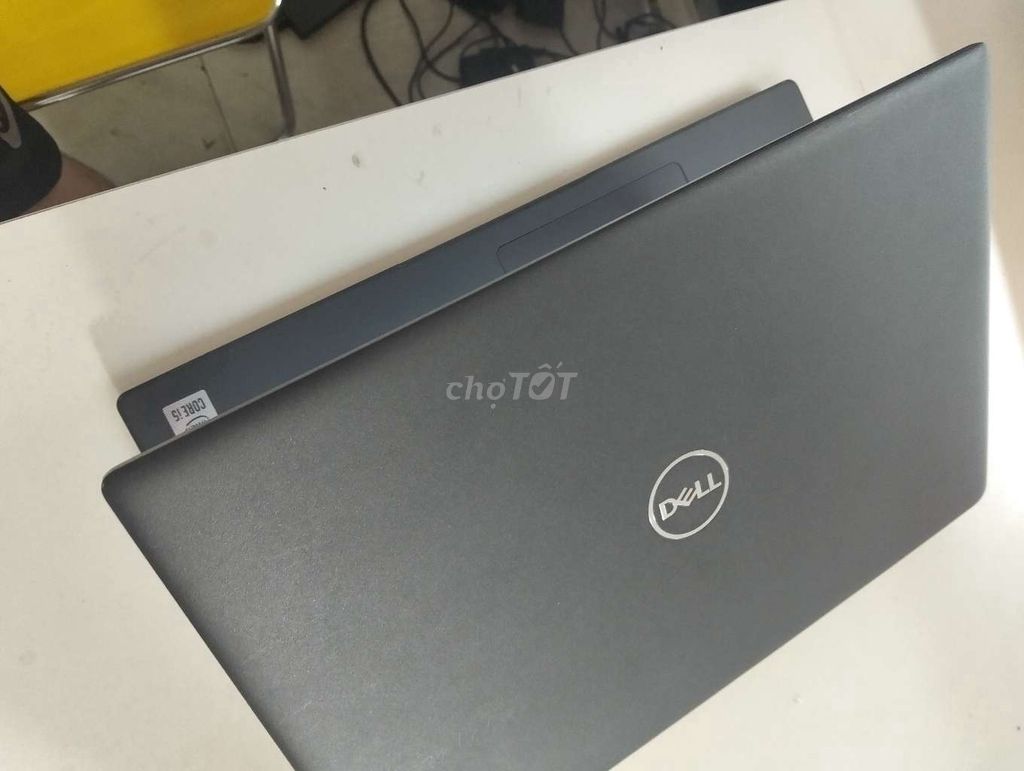 Фото 2: Dell Latitude 15 i5 8GB/256GB чёрный