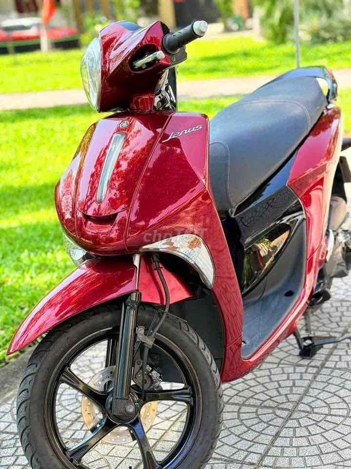 Фото 3: Yamaha Janus 2018 Красный