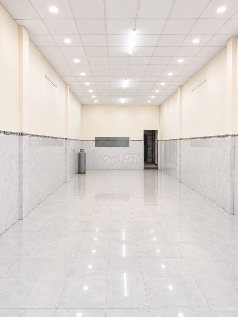 Фото 3: Аренда дома, фасад Tây Thạnh 115m² — зона общепита, услуг