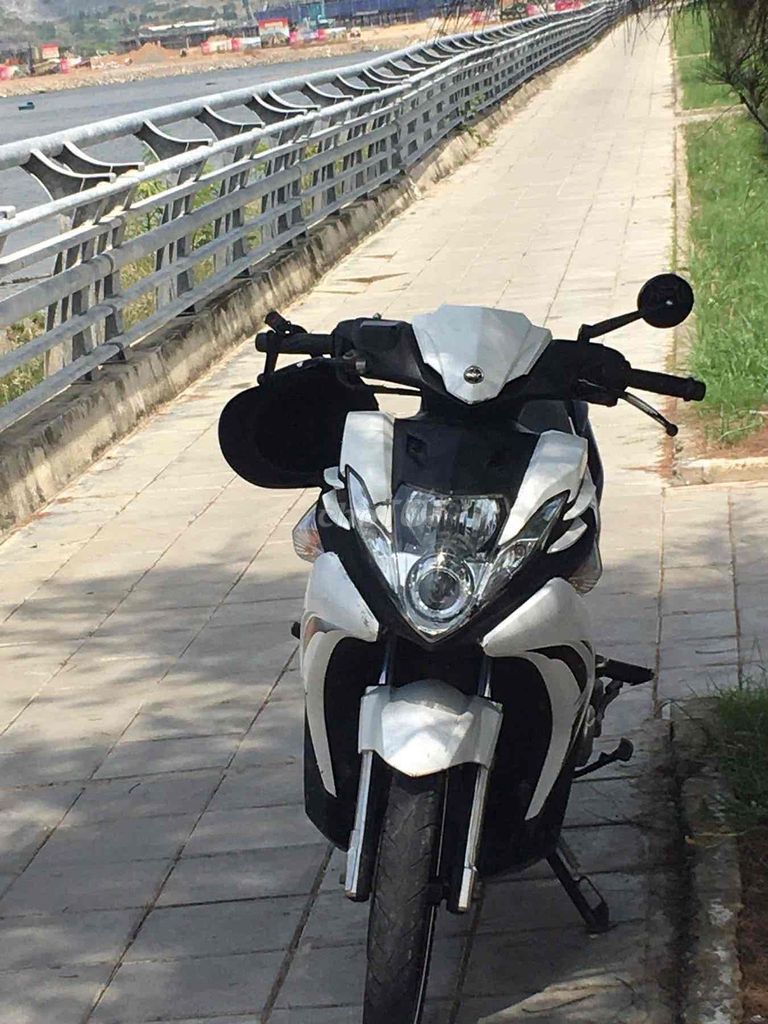 Yamaha Novo 5 Белый