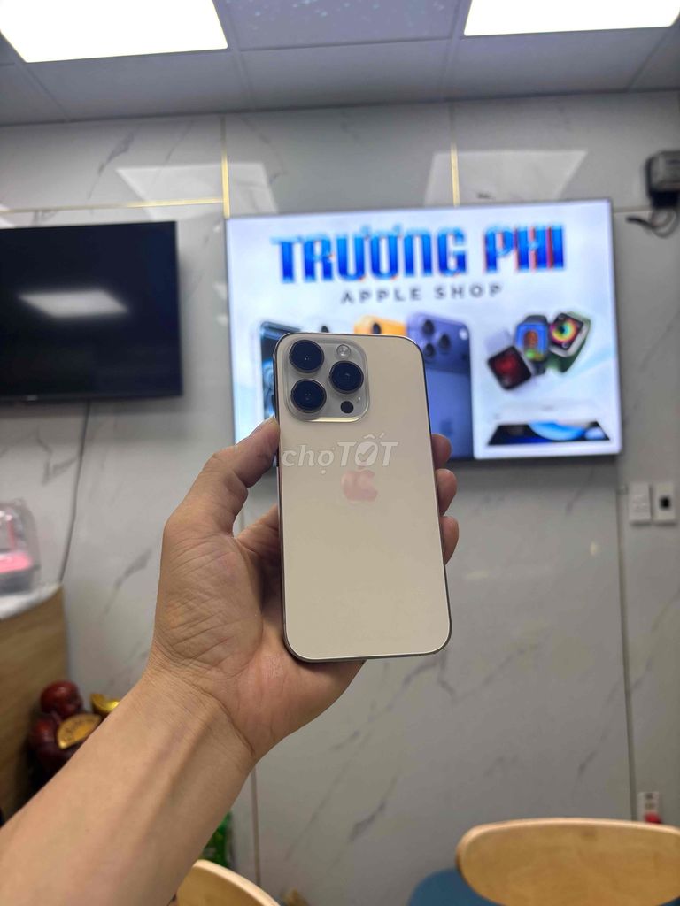 Apple iPhone 14 Pro 256GB золотой международная версия