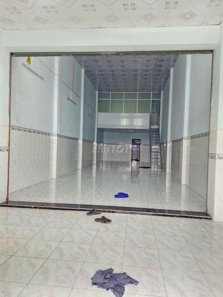 Сдаётся новый дом, никто ещё не жил, 160 м², первый этаж + антресоль, 9 млн, проезд для грузовиков сквозной