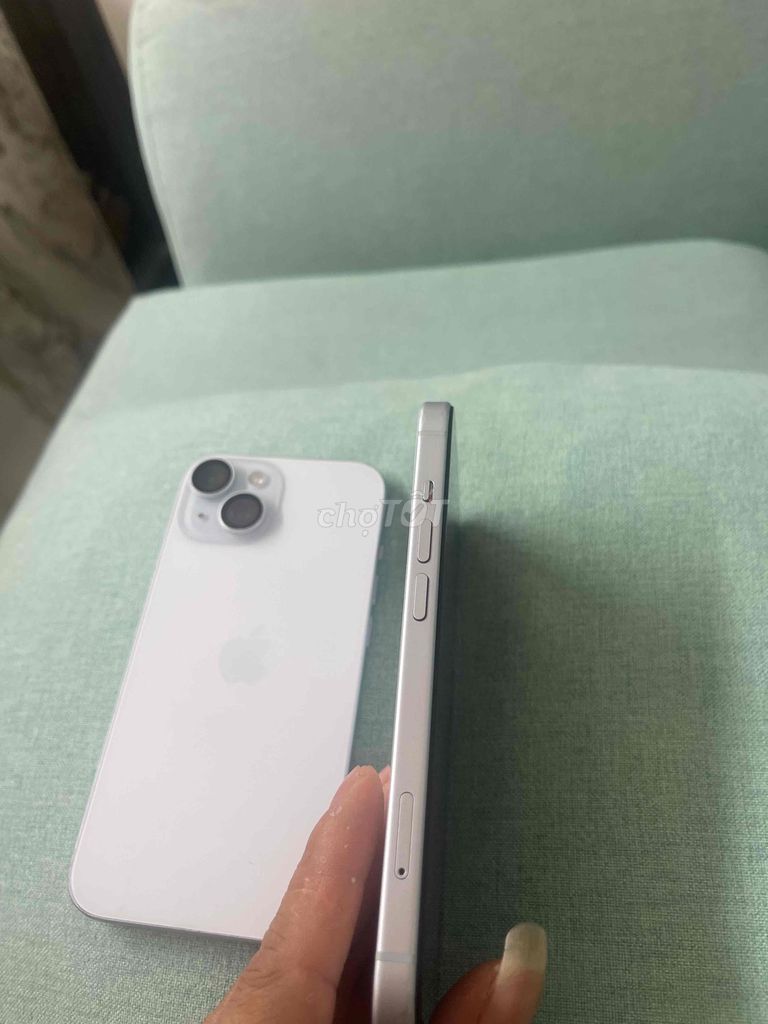 Apple iPhone 15 128GB Белый 98%