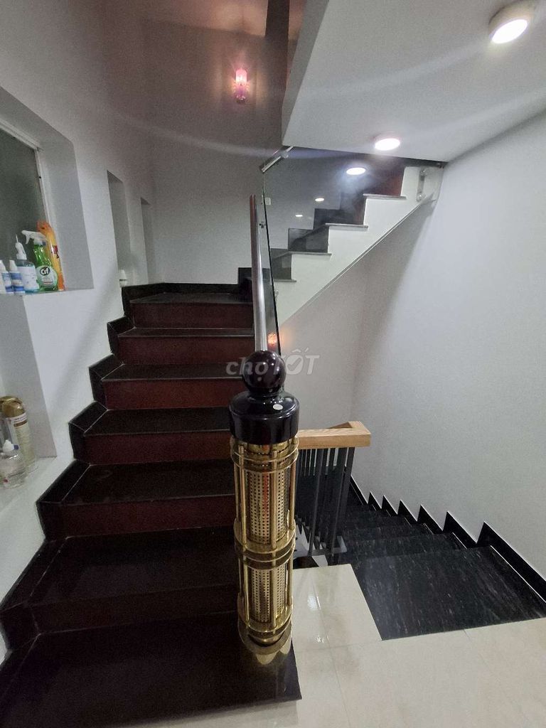 Фото 2: СОБСТВЕННИК. ДОМ 4 ЭТАЖА 60М² ФАСАД НА АСФАЛЬТИРОВАННОЙ УЛ. 8М РЯДОМ С AEON TÂN PHÚ 10,8 МЛРД