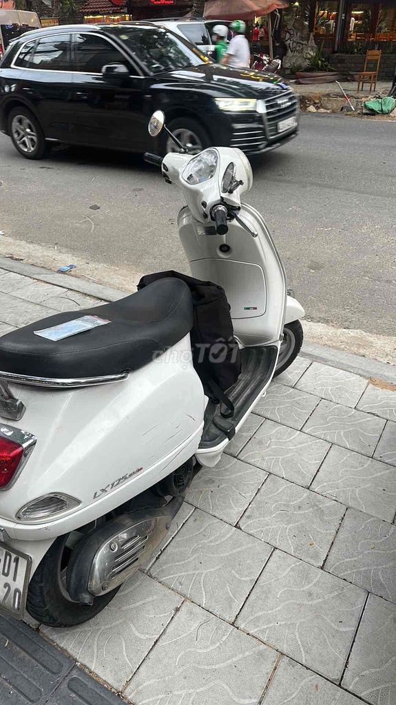 Piaggio Vespa LX 125 Trắng