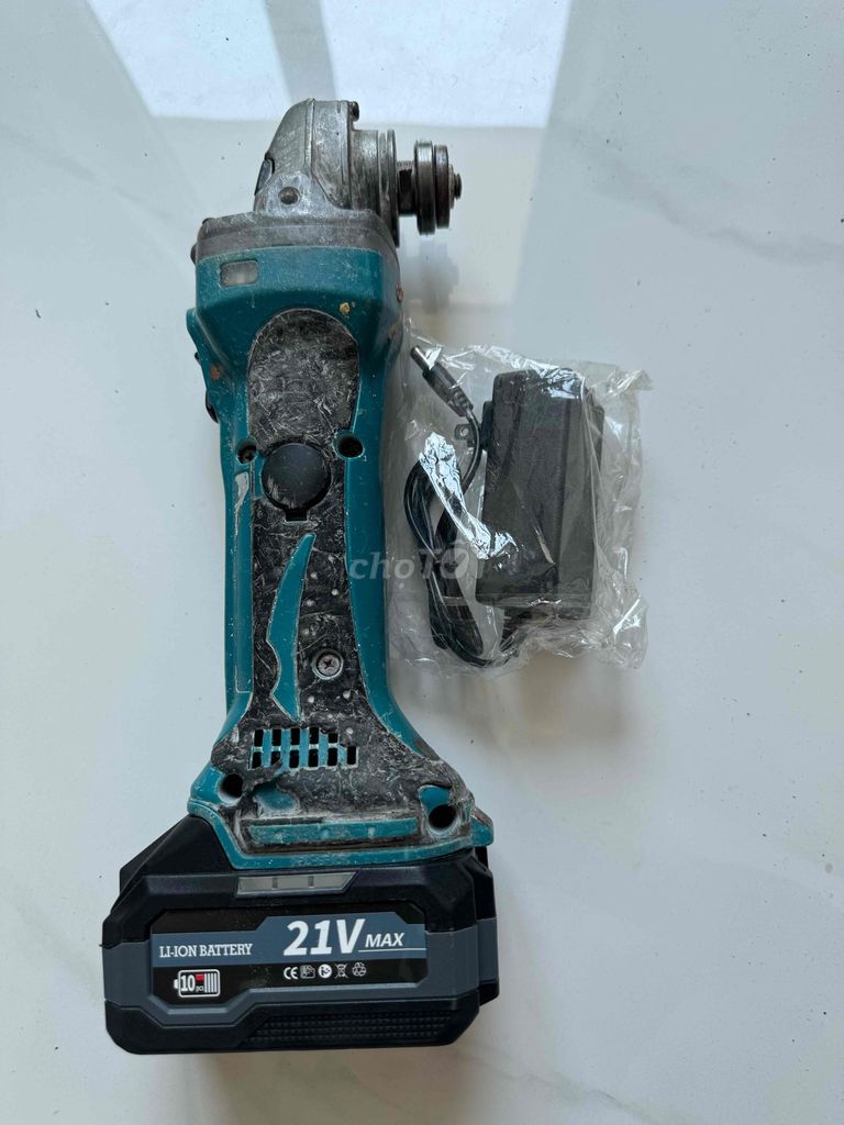 Фото 2: Угловая шлифмашина Makita 18V аккумуляторная