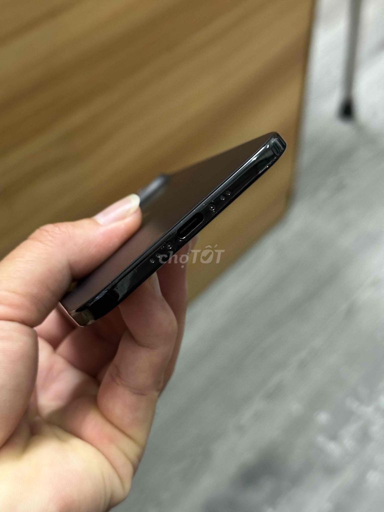 Фото 3: Apple iPhone 17 Air 256GB черный 91%
