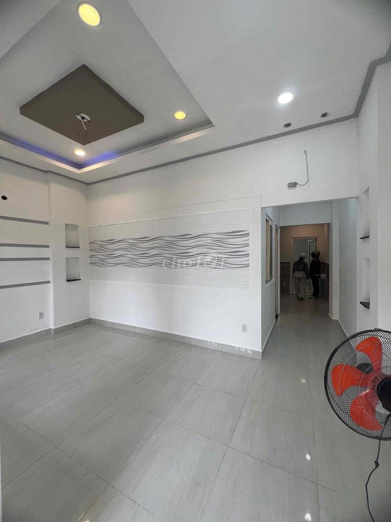 Фото 2: 🟩🟩🟩🟩Аренда дома целиком в переулке для автомобилей. Фасад переулка 529 Нгуен Бинь🟩🟩🟩🟩
