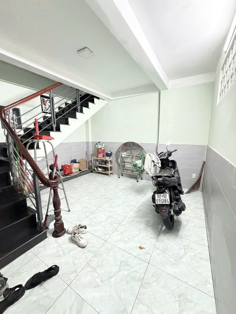 Фото 3: Сдается 1-й этаж, ул. Нам Тяу, район Бай Хьен, 90 м², отдельный вход.