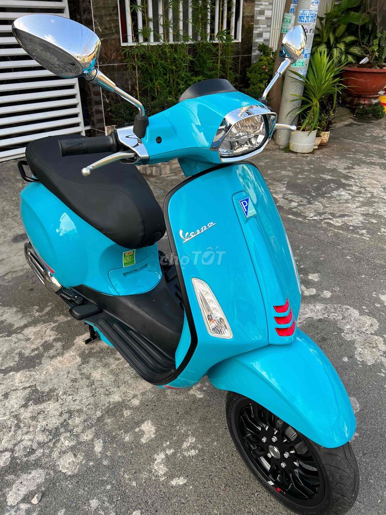 Фото 2: Piaggio Vespa Sprint ABS 2022 Xanh