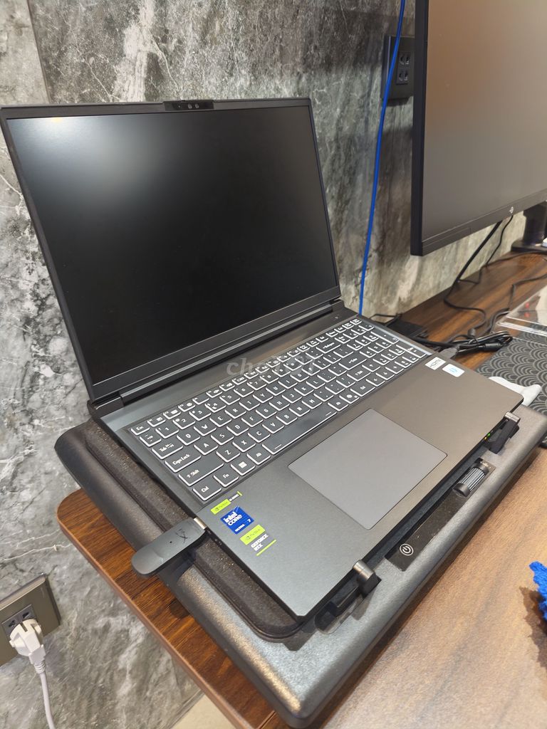 Фото 3: Acer Shadow 16 SH16-73 Ultra 7 255HX RTX 5080 16GB