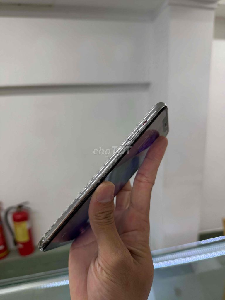Фото 2: Apple iPhone 11 Pro Max 256GB Белый б/у