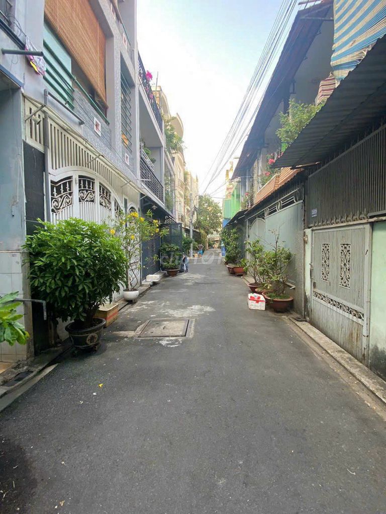 Фото 3: Продажа дома в переулке 333 Lê Văn Sỹ, P.1, Tân Bình. Асфальтированный переулок 7м, район с высоким уровнем интеллигенци