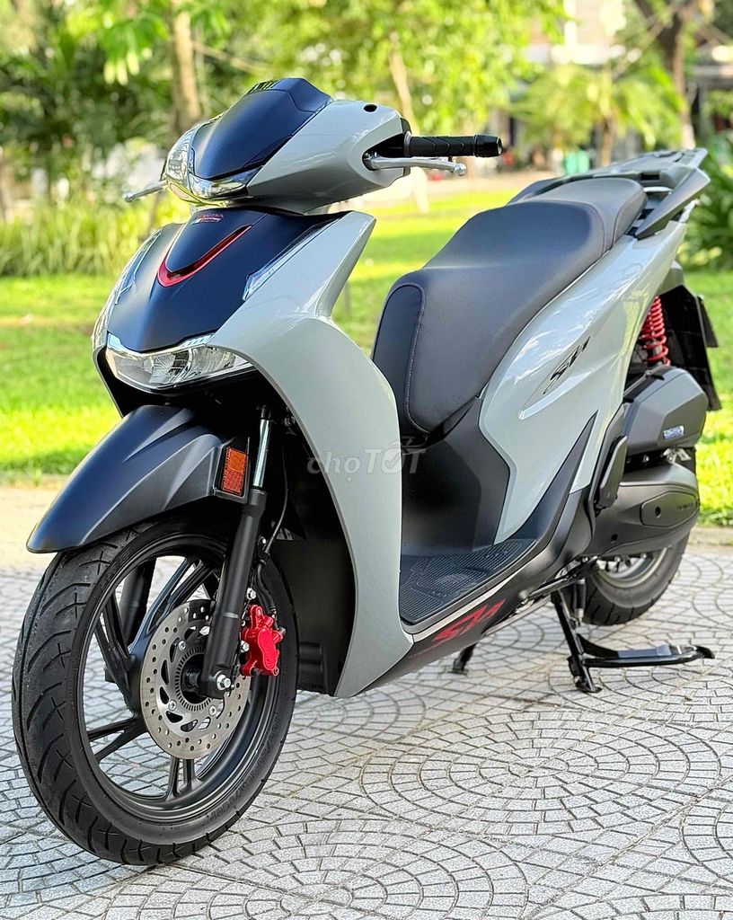 Фото 2: Honda SH 125 ABS 2026 Серый