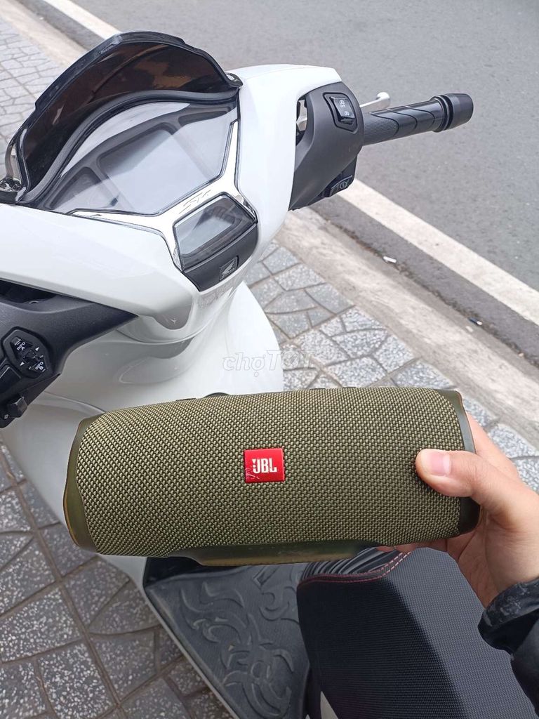 Колонка Bluetooth JBL Charge 4, цвет хаки
