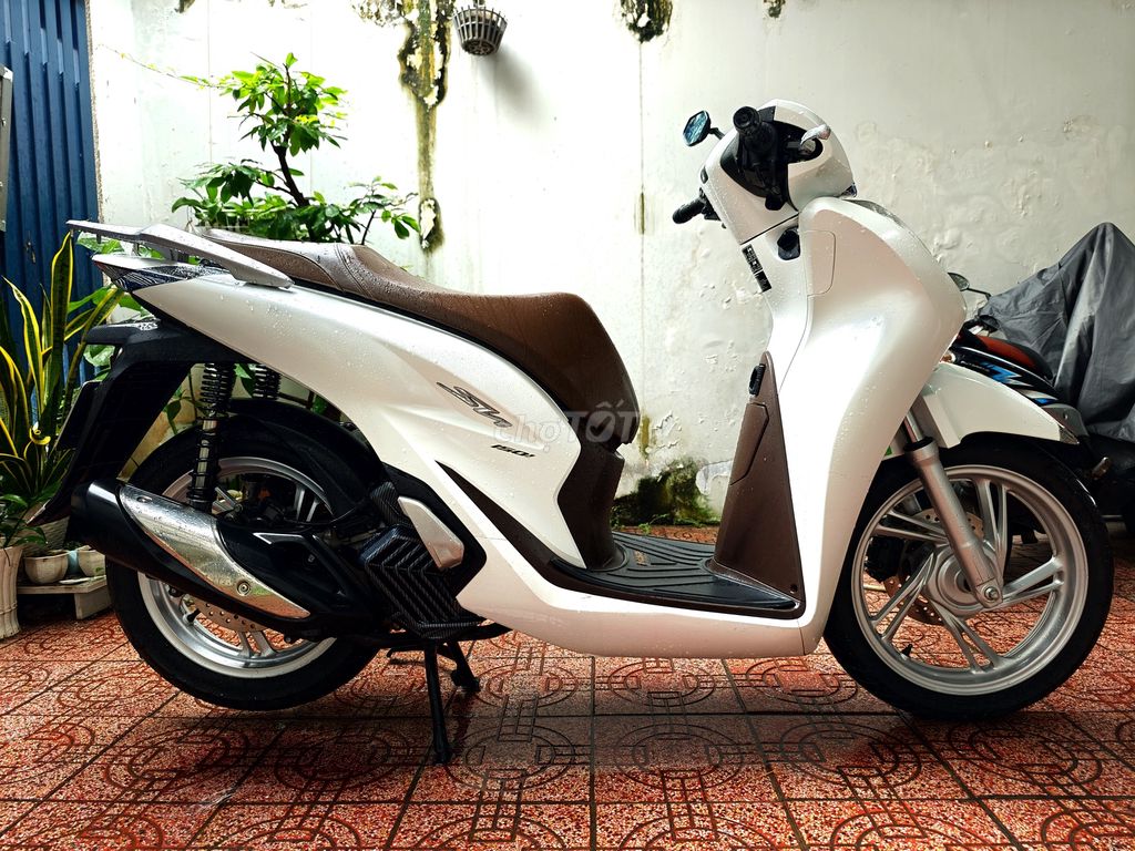 Фото 2: Honda SH 125i 2023 Белый ABS
